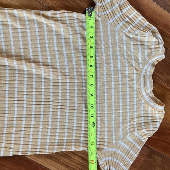 🤩DISCOUNTED SHIPPING🤩Bundle of women’s Small long sleeve AEO tees - Picture 4 of 4